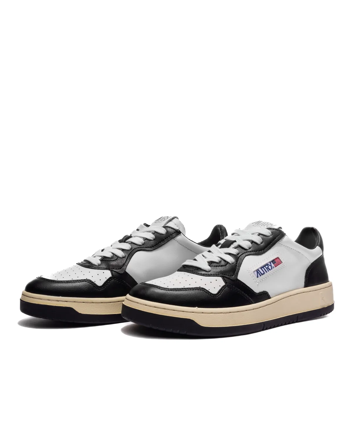 Medalist Low White/Black