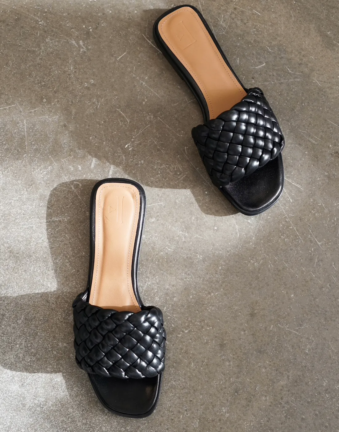Minou | Black | Leather