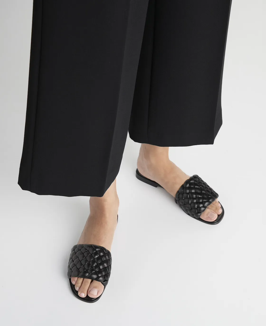 Minou | Black | Leather