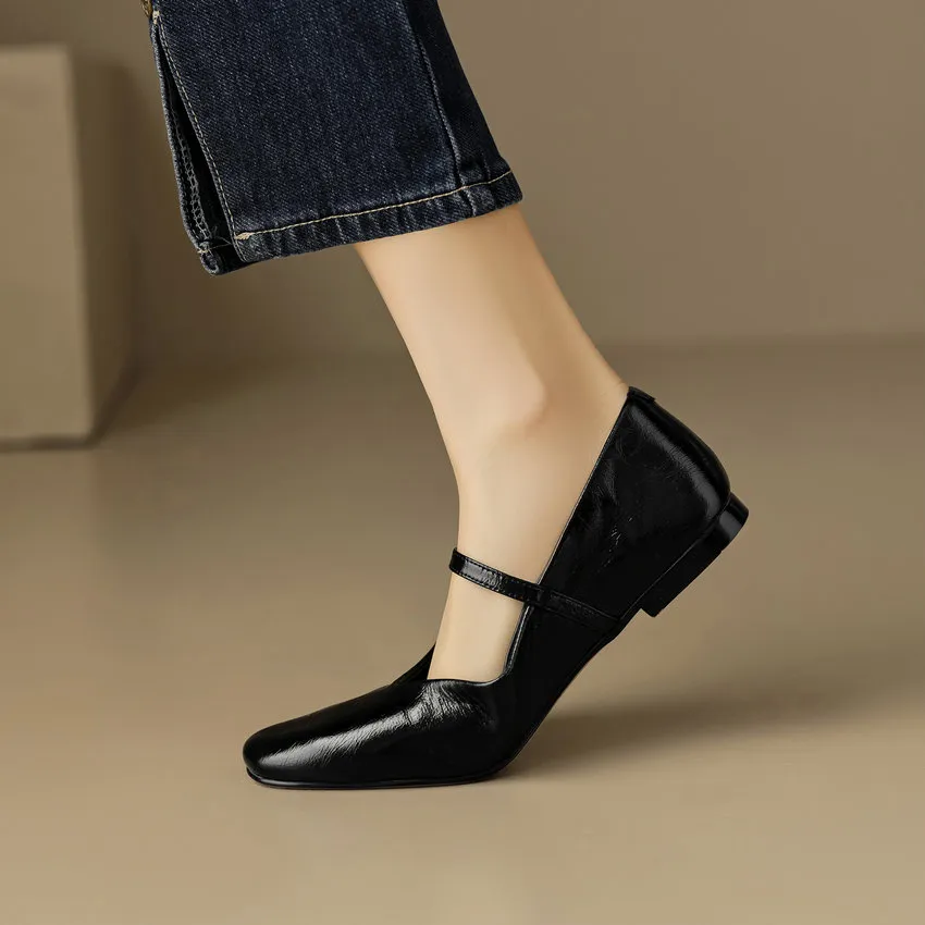 USS Shoes Simona Women's Round Toe Patent Leather Flats