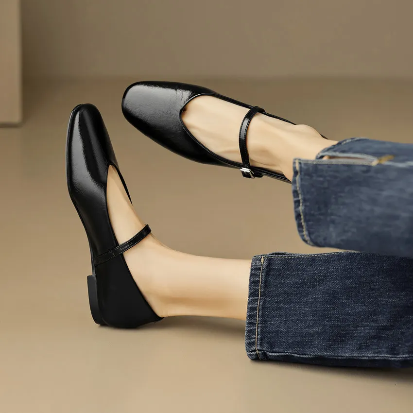 USS Shoes Simona Women's Round Toe Patent Leather Flats
