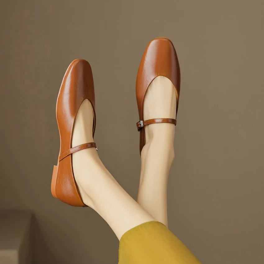 USS Shoes Simona Women's Round Toe Patent Leather Flats