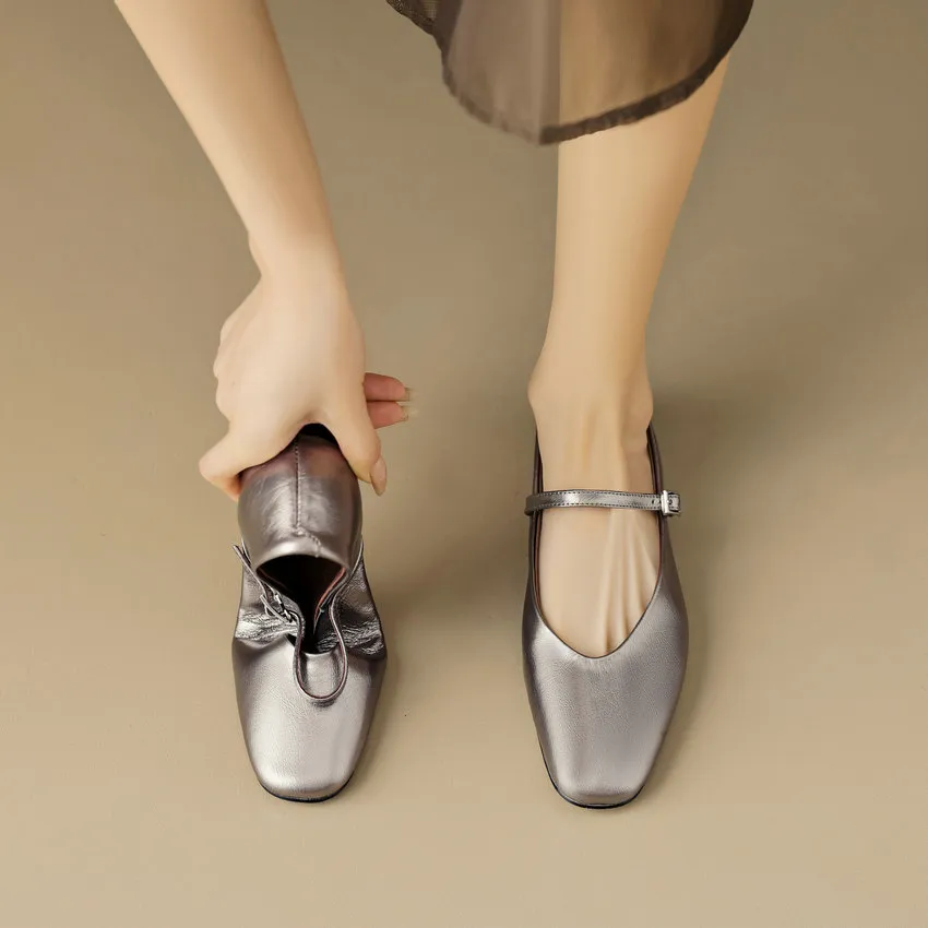 USS Shoes Simona Women's Round Toe Patent Leather Flats