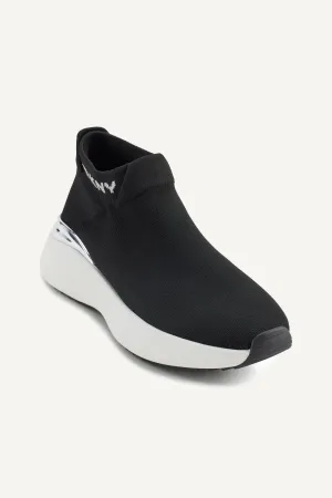 ZHAVIA SLIP ON SNEAKERS